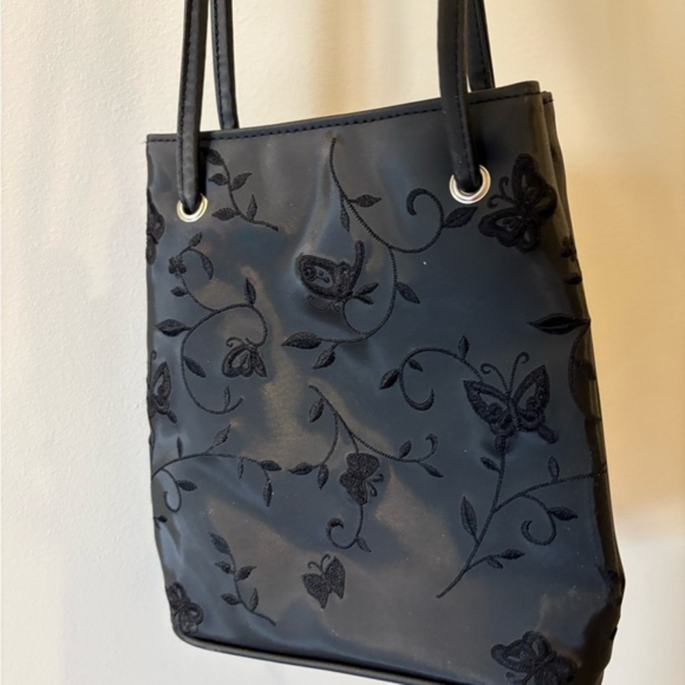 Vintage chateau butterfly embroidered shoulder bag black